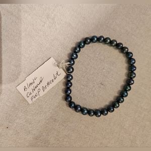 Blk Cultured Pearl Stretch on and off Bracelet